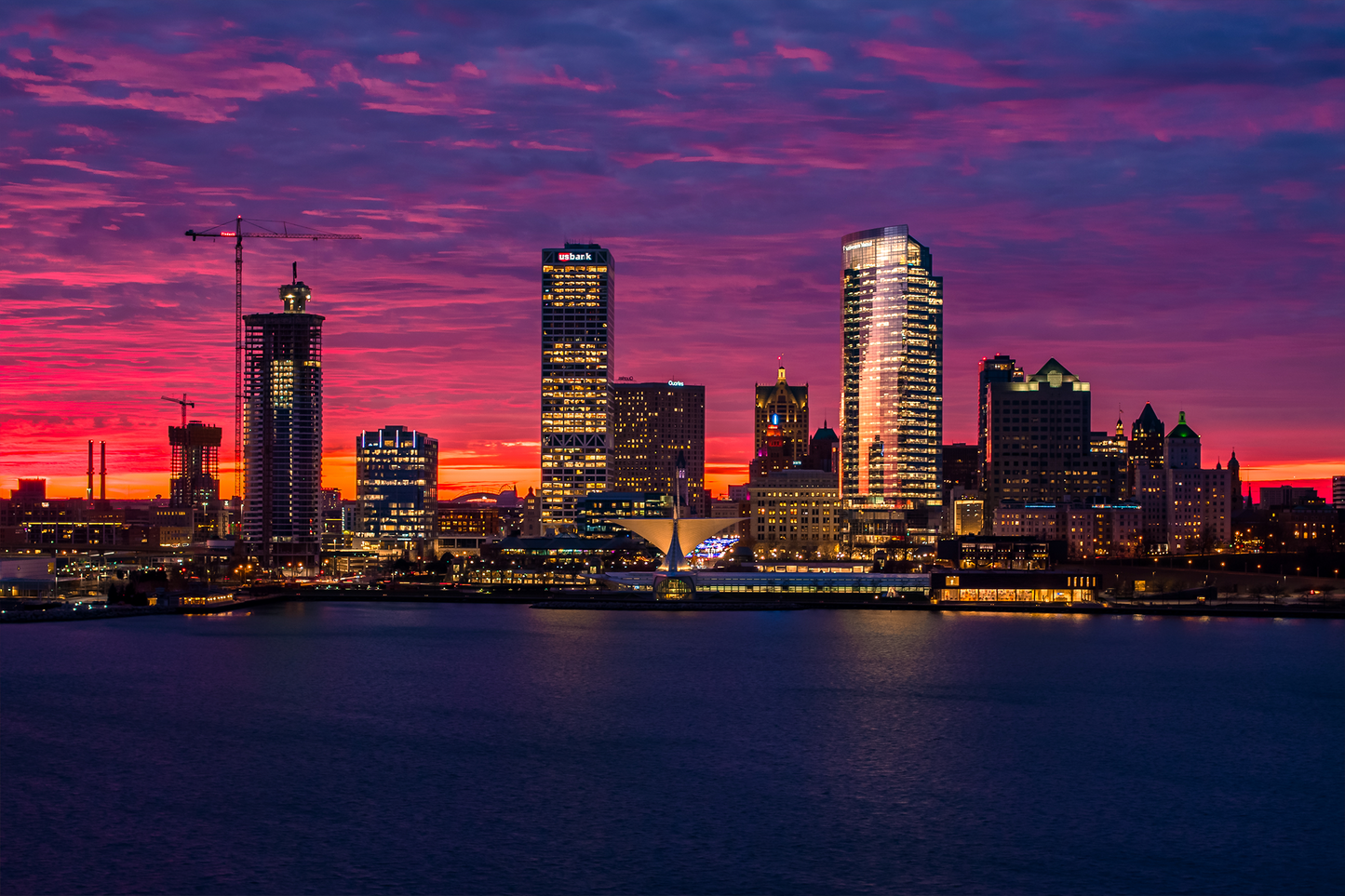 Milwaukee Skyline at Sunset Canvas