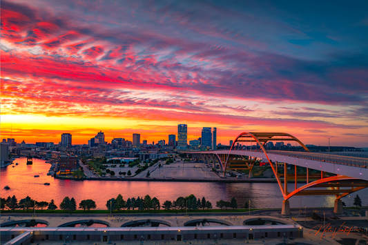 Patriotic Sunset over the Hoan Canvas